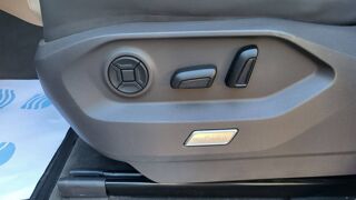 Touareg VOLKSWAGEN TOUAREG CARAT 3.0 TDi 286 4MOTION TIPTRONIC BVA 2018 occasion 94140 Alfortville