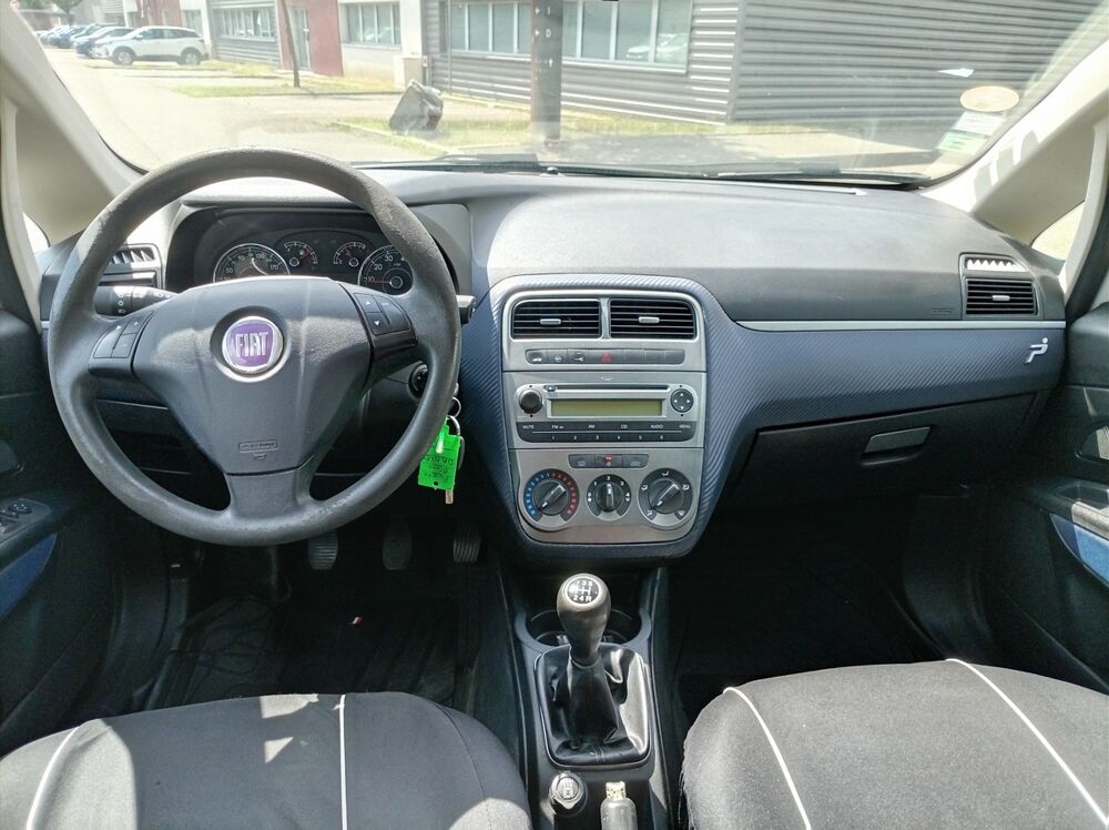 Grande Punto 1.3 JTD 75cv 2009 occasion 69800 Saint-Priest