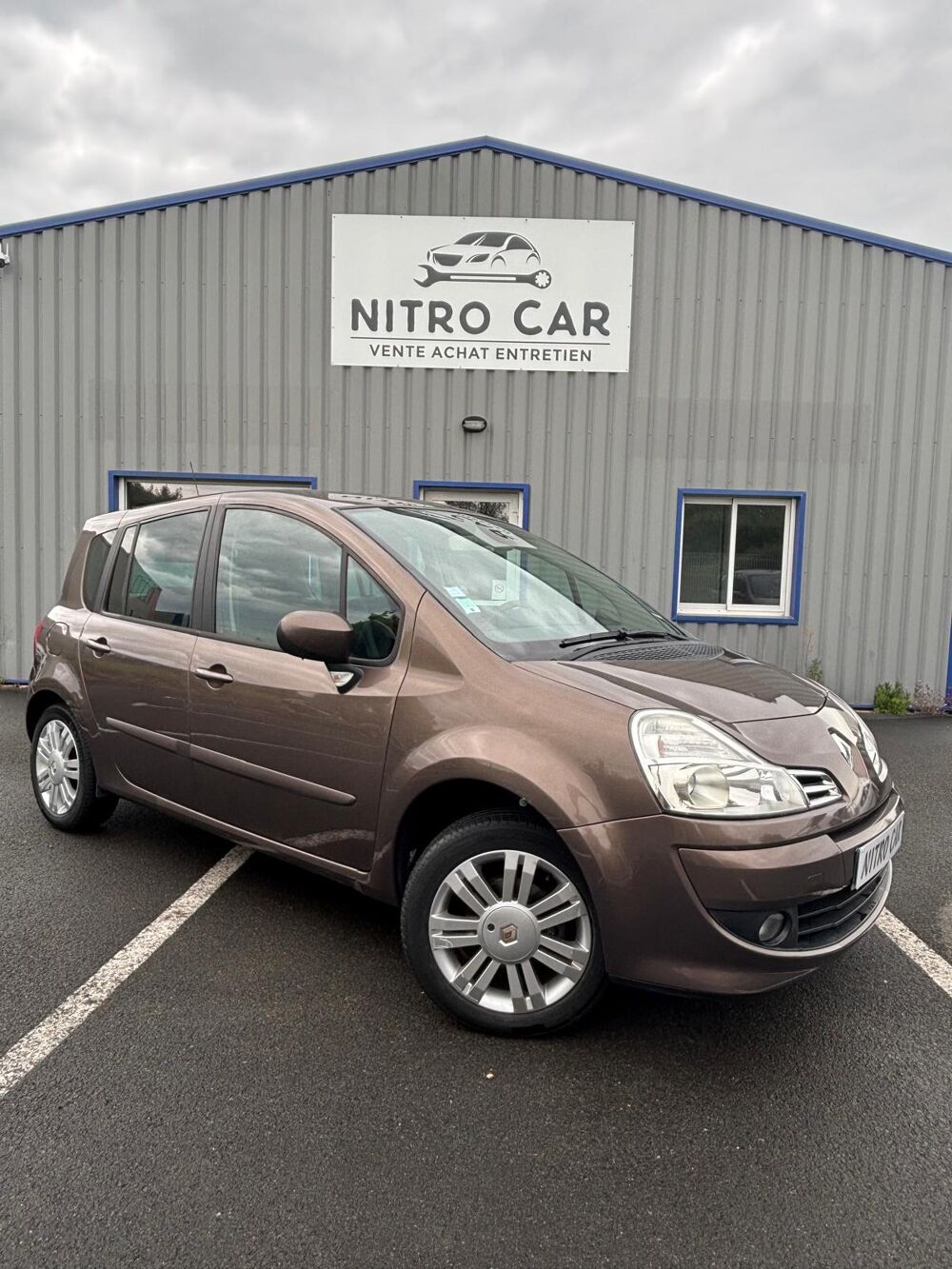 Grand Modus 1.5 DCI 85 / FAIBLE KILOMETRAGE / GARANTIE 12 MOIS 2011 occasion 49290 MAUGES SUR LOIRE