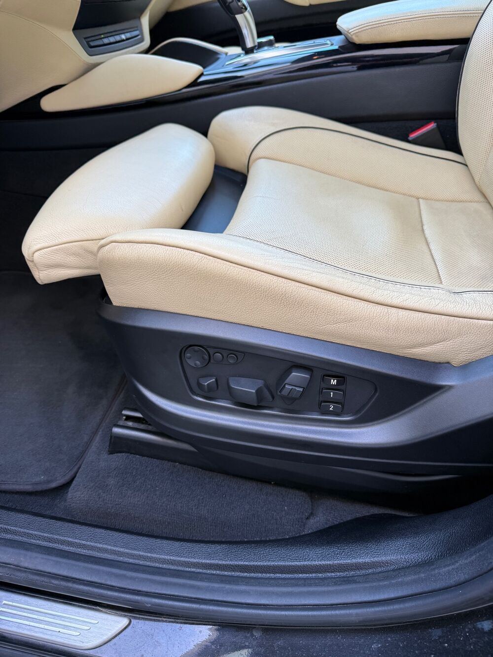 X6 E71 PHASE 1 40d 3.0D - 24V L6 BI-TURBO XDRIVE 4X4 306ch. 2012 occasion 69800 SAINT-PRIEST
