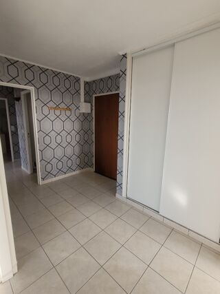  Appartement à louer 3 pièces 71 m²