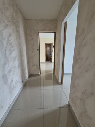  Appartement à louer 3 pièces 67 m²