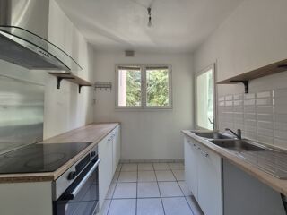  Appartement à louer 3 pièces 65 m²