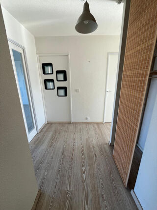  Appartement à louer 2 pièces 42 m²