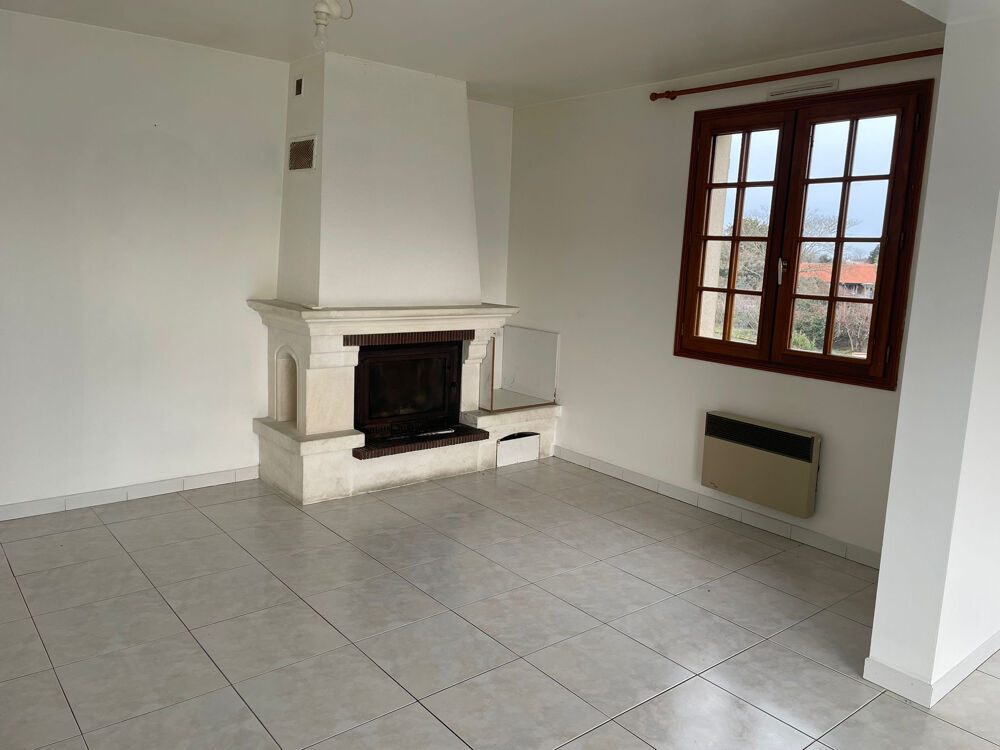 Charmante maison au calme avec jardin et garage.
