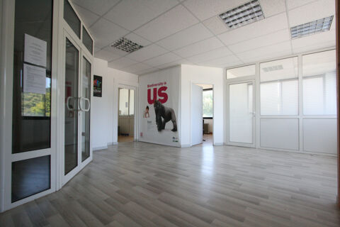   bureaux dernier étage - vue montagne 