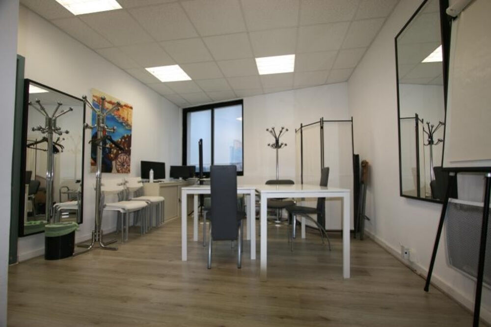   ARGONAY : 520 EUR HT HC/ mois. Dans immeuble d'affaires proche sortie A41 et toutes commodités (centre ... Argonay