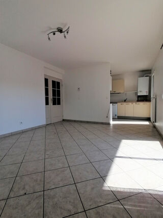  Appartement à louer 4 pièces 73 m²