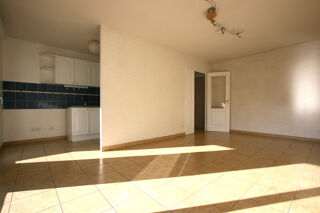  Appartement à louer 2 pièces 42 m²