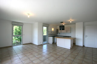  Appartement � louer 4 pi�ces 77 m�