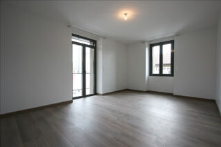  Appartement à louer 3 pièces 78 m²