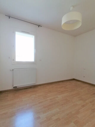  Appartement à louer 4 pièces 73 m²