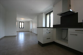  Appartement à louer 3 pièces 78 m²