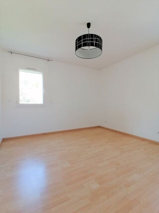  Appartement à louer 4 pièces 73 m²