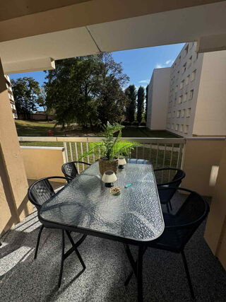  Appartement à louer 4 pièces 80 m²