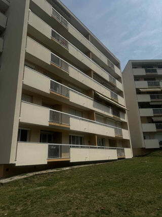  Appartement à louer 4 pièces 80 m²