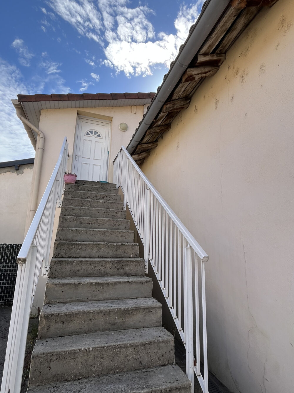 Location Appartement APPARTEMENT  meublé STUDIO MEZZANINE 01360 LOYETTES Loyettes