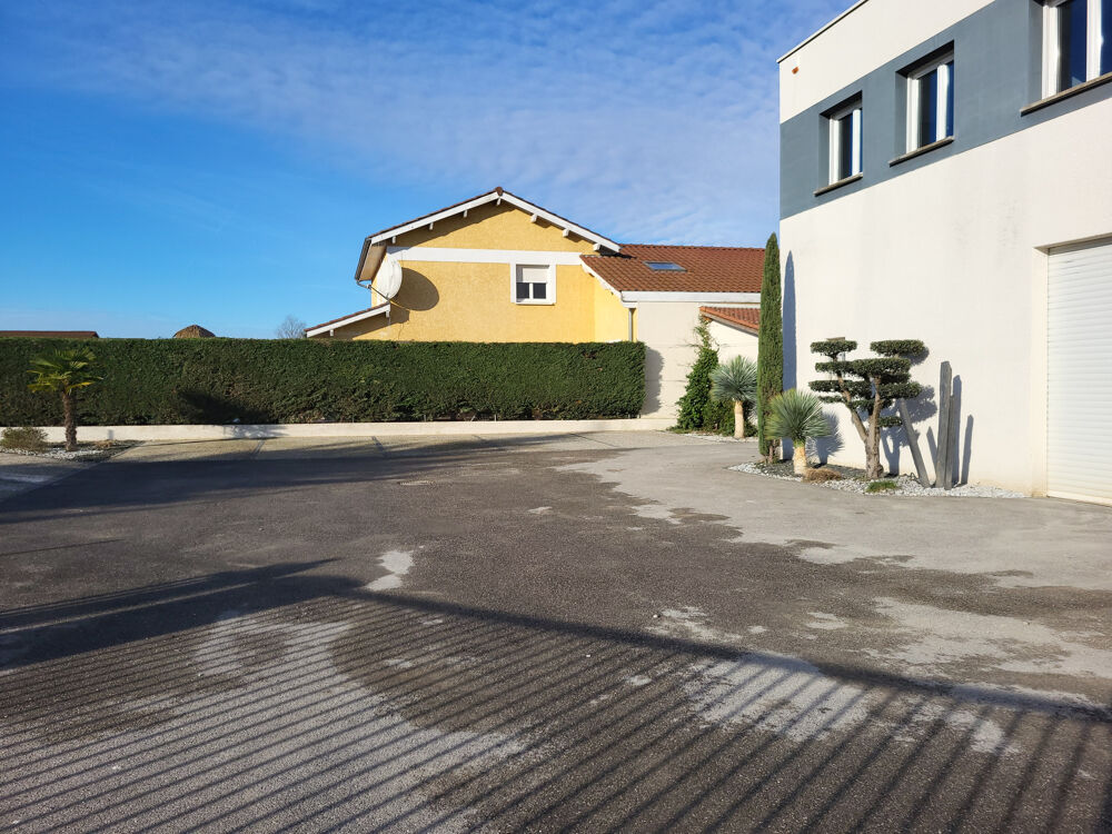   TIGNIEU LOCAL PROFESSIONNEL DE 190 M2 AVEC PARKING Tignieu jameyzieu
