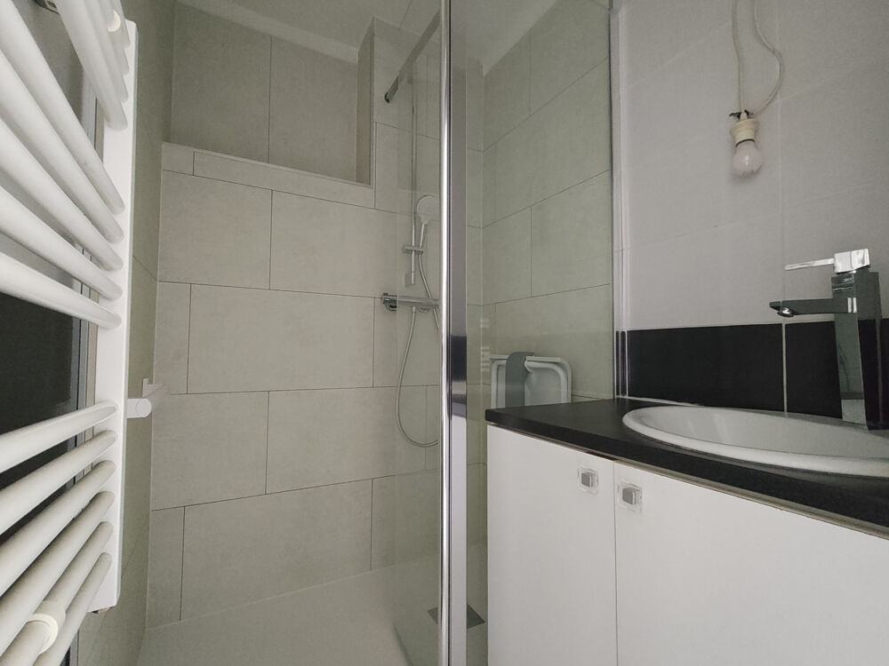 Vente Appartement T3 lumineux de 72 m2 avec balcon, cave et climatisation Pont de cheruy