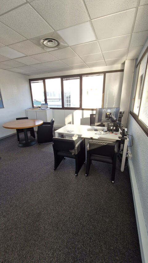 Bureaux à Louer emplacement ideal 2500 38240 Meylan