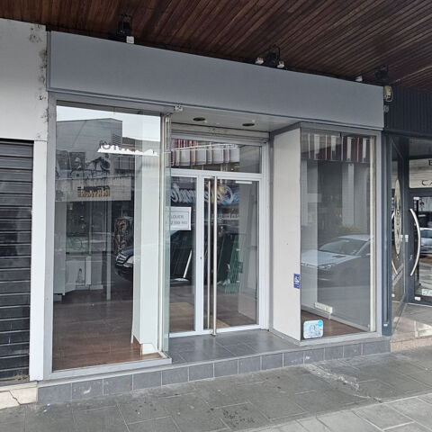   Location / Local Commercial - 66 m² 