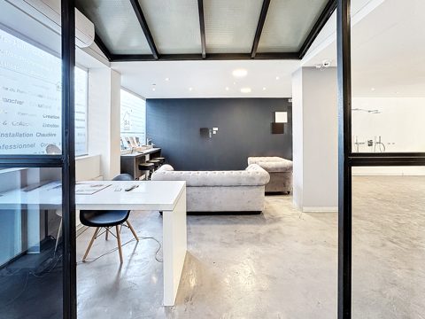 Dpt (38) - Is&egrave;re GRENOBLE LOCAL COMMERCIAL / PROFESSIONNEL/BUREAUX - EMPLACEMENT STRAT&Eacute;GIQUE 130000 38000 Grenoble