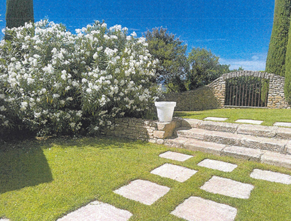 à vendre  Propriété/château Apt (84400)
