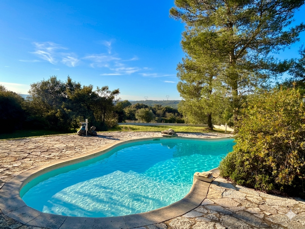 Vente Maison VILLAGE EN PERIPHERIE D'UZES : VILLA 4 CHAMBRES AVEC PISCINE ET GRAND TERRAIN Uzes