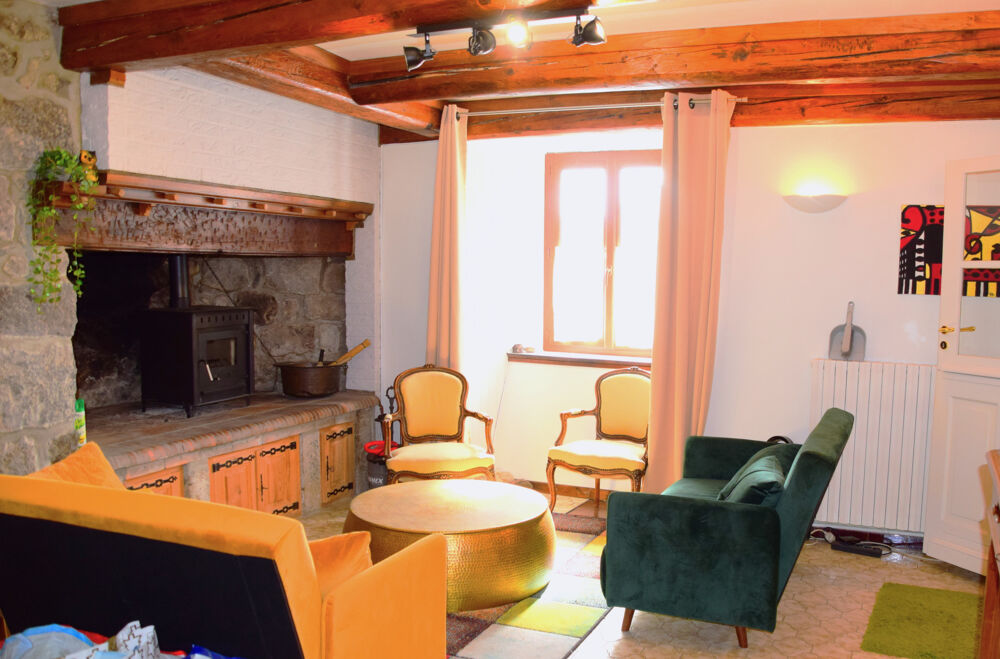 Dépt. 07 - A VENDRE à COUCOURON - Maison de village de 110 m2 - Terrain de 180 m2
