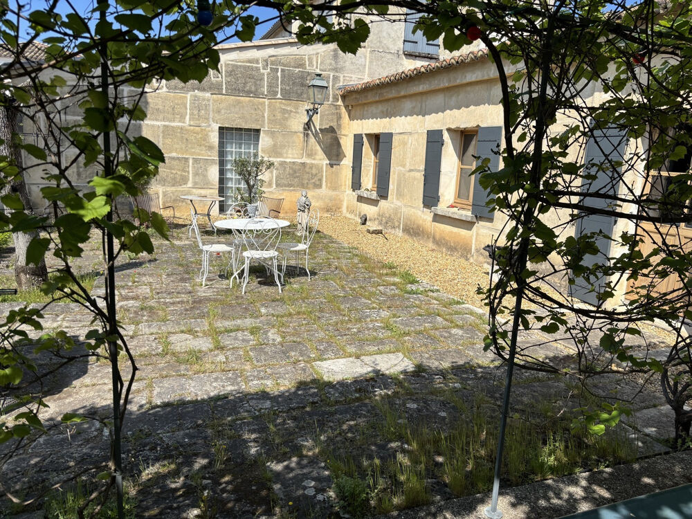 UZES PONT DU GARD : Maison de charme de plain pied avec piscine et jardin