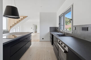  Maison à louer 7 pièces 142 m²