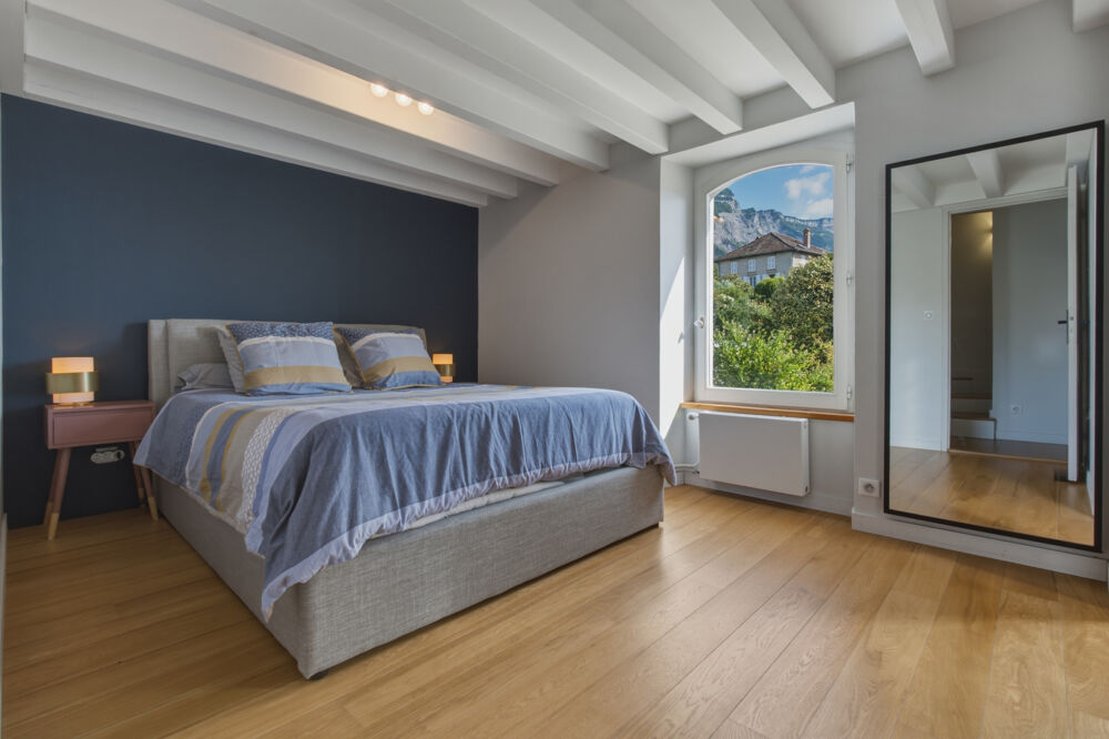 à vendre  Propriété/château Meylan (38240)