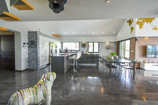  Propri�t�/ch�teau � vendre 8 pi�ces 185 m�