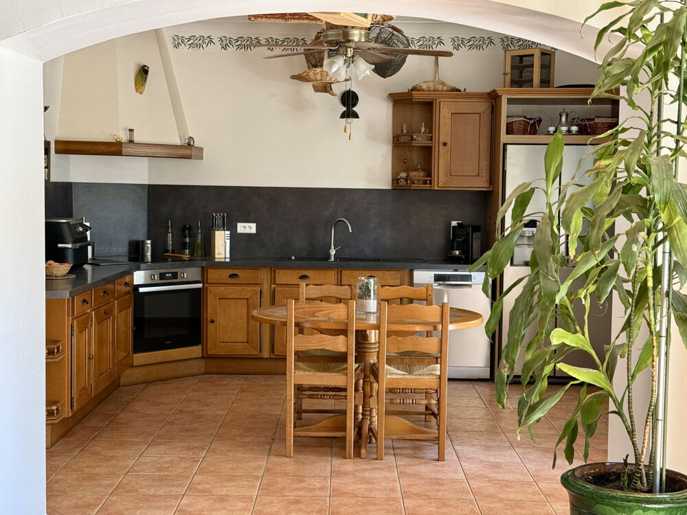 Au coeur de la Petite Camargue, une belle maison de campagne avec piscine et garage