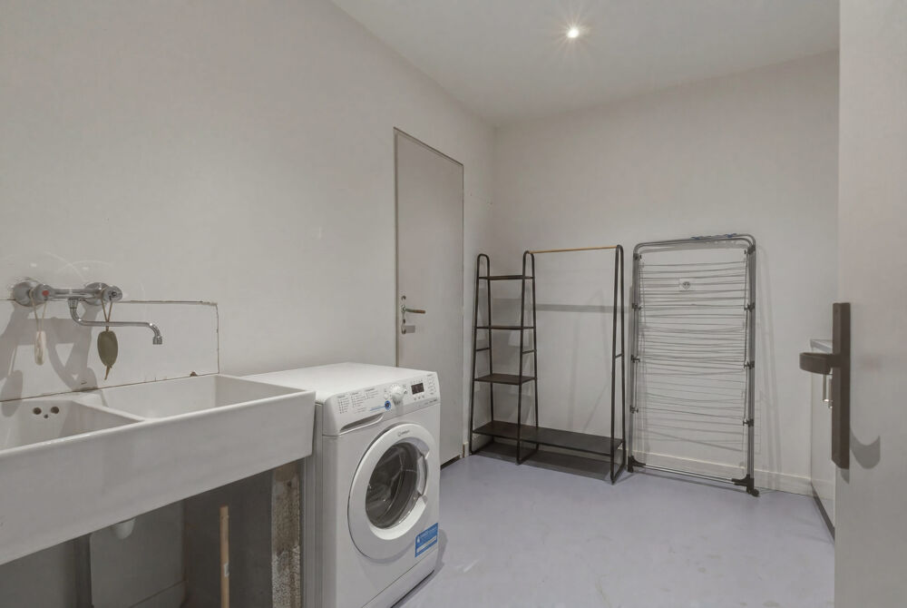 à vendre  Propriété/château Meylan (38240)