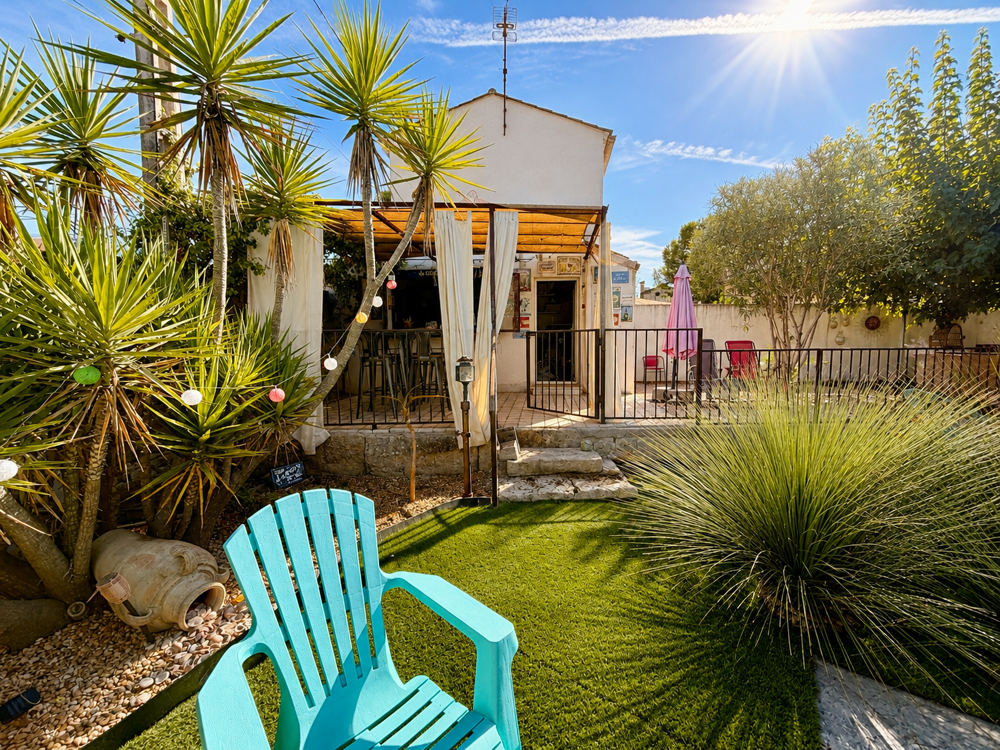 Vente Maison En exclusivité Vergèze, Villa de PP 130m2 sur 1000 m2 de terrain avec piscine et 4 chambres piscine et grand a Vergeze