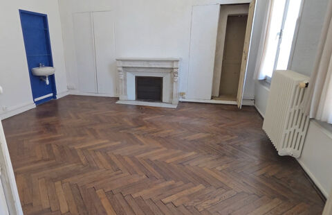   CENTRE VILLE VAUVERT. LOCAL PROFESSIONNEL  107 M2 6 pieces 