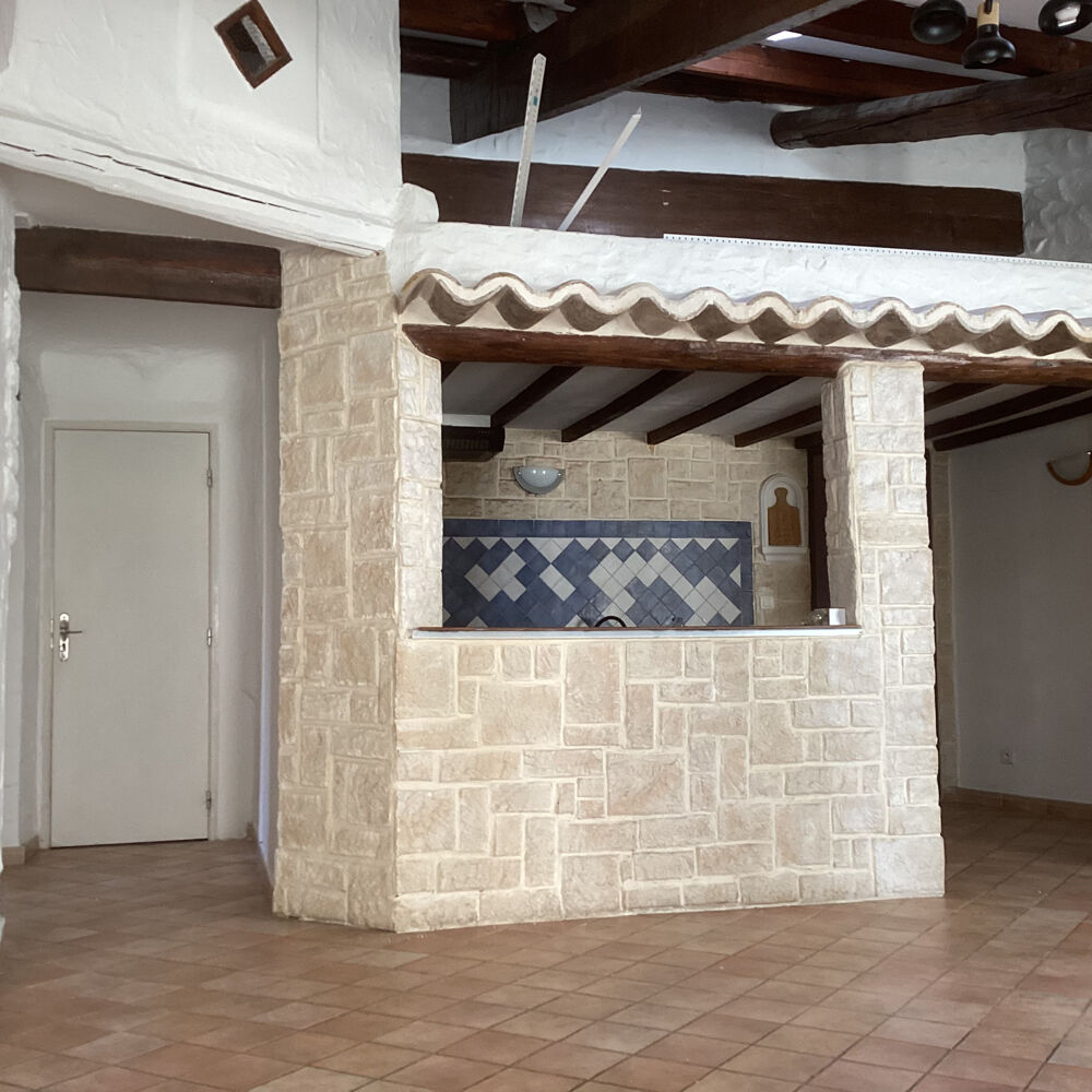 Location Appartement À louer   Appartement T3 de 68 m2 au cœur de Châteaurenard Chateaurenard