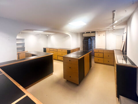 &Agrave; VENDRE   Local commercial + fonds de commerce &agrave; Porto-Vecchio 682500 20137 Porto vecchio