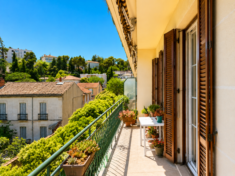 Vente Appartement A VENDRE- NIMES- APPARTEMENT 5 Pièces 92 m2 garage et cave Nimes