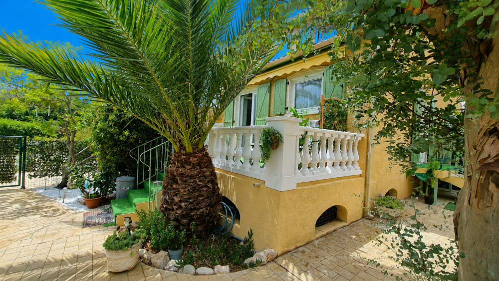 VAR (83) - À VENDRE - VIDAUBAN - Villa Triplex avec 3 chambres