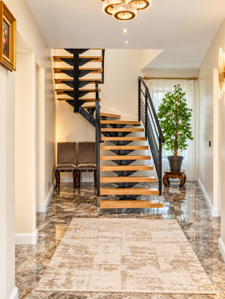Vente Maison Marignane   Magnifique maison moderne et entièrement rénovée   244 m2 habitables sur 502 m2 de terrain Marignane