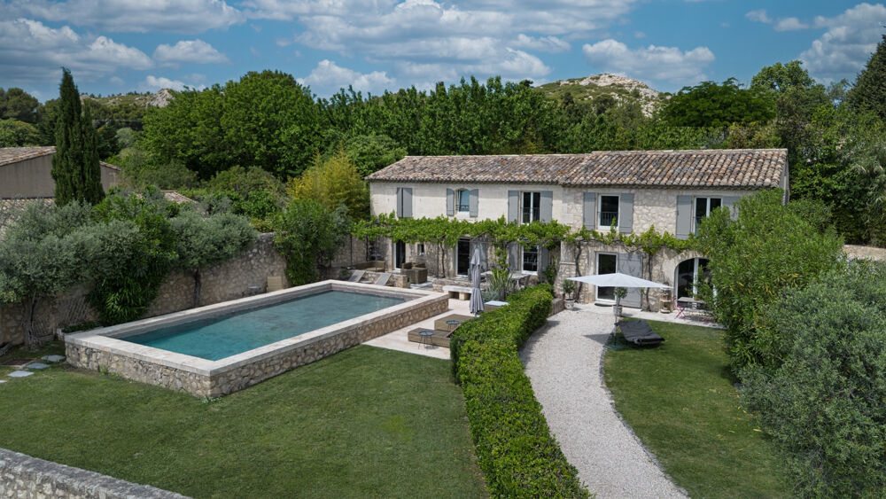   DPT(13) MAS DE CARACTERE AVEC PISCINE EN LOCATION SAISONNIERE Provence-Alpes-Côte d'Azur, Maussane-les-Alpilles (13520)