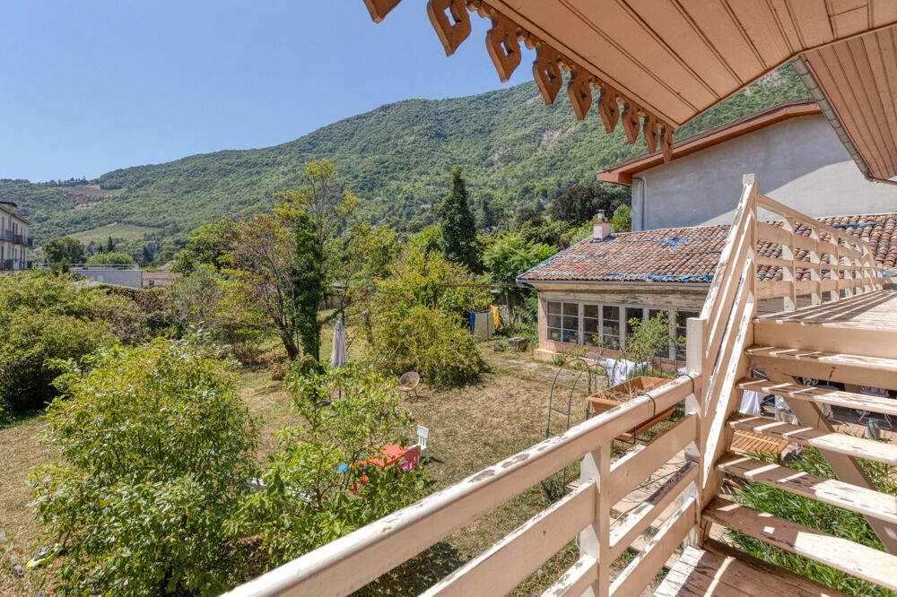 Isère (38) La Tronche -Maison Atypique 220 m2 sur terrain arboré de 1240 m2