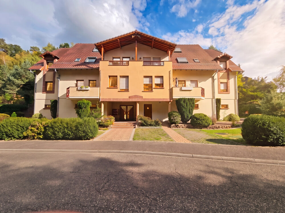 SCHOENECK Appartement 4 pièces de 100 m2 avec terrasse, balcon et grand garage
