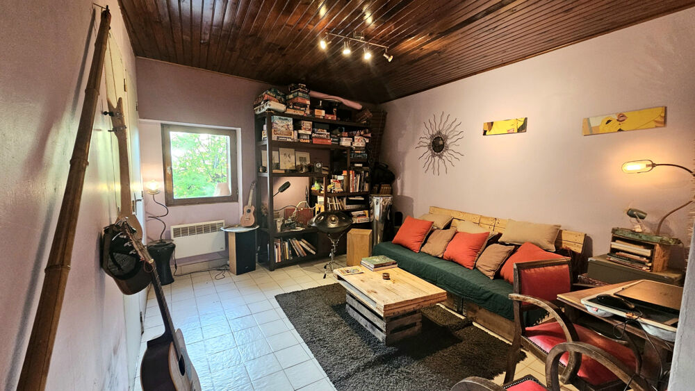 MAISON DE VILLAGE ROUSSON 3 CHAMBRES  JARDIN  GARAGE  BEAU POTENTIEL