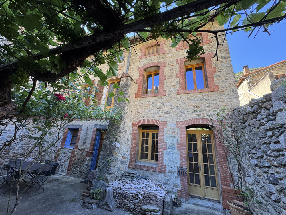 Maison de village avec local commercial et appartements à VILLEFRANCHE DE CONFLENT