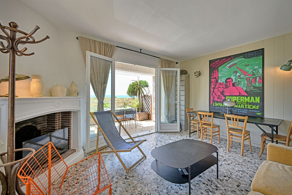 Dépt Gard (30), à vendre Le-Grau-Du-Roi 1ère Ligne Appartement F4 - Terrasse de 35m2 - Parking - Cellier