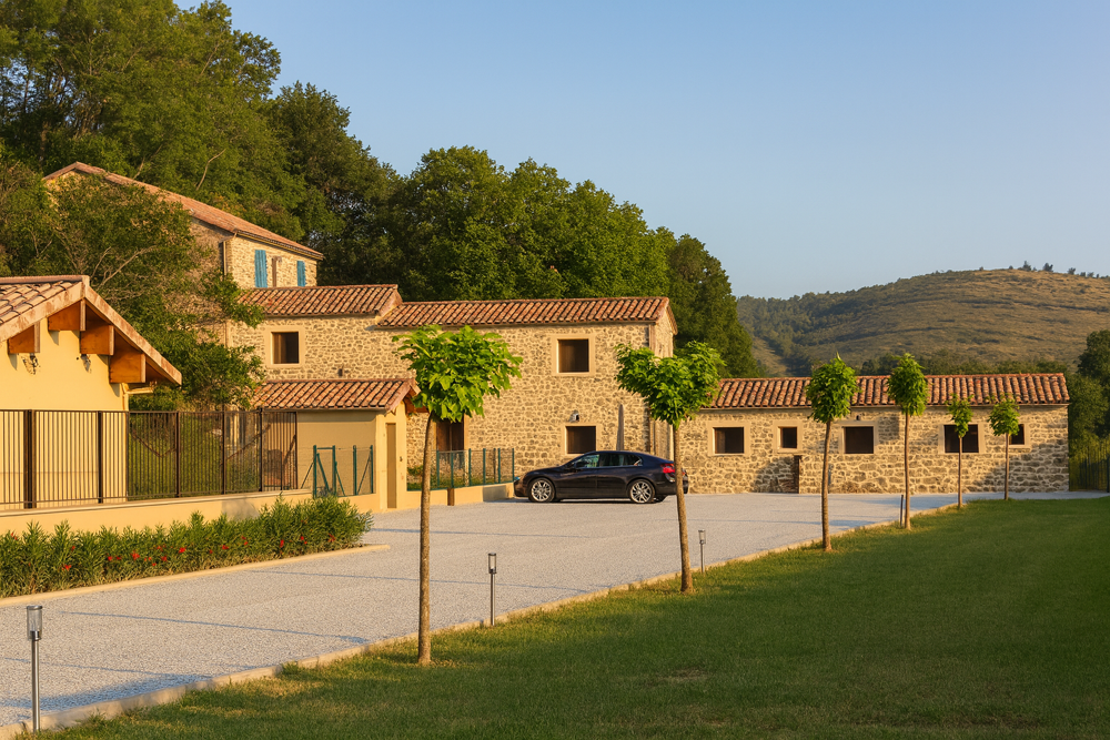 07 Rosières Entre Aubenas et Alès - Superbe Domaine en pierres apparentes de 600 m2 5 gîtes Piscine
