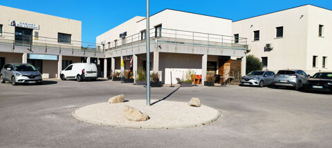 Local professionnel 25 m2   Id&eacute;al professions lib&eacute;rales ou bien-&ecirc;tre 650 30420 Calvisson
